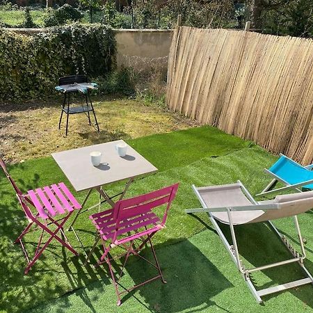 Appartement Cosy Avec Jardin Privatif Et Garage Fontainebleau Exteriör bild