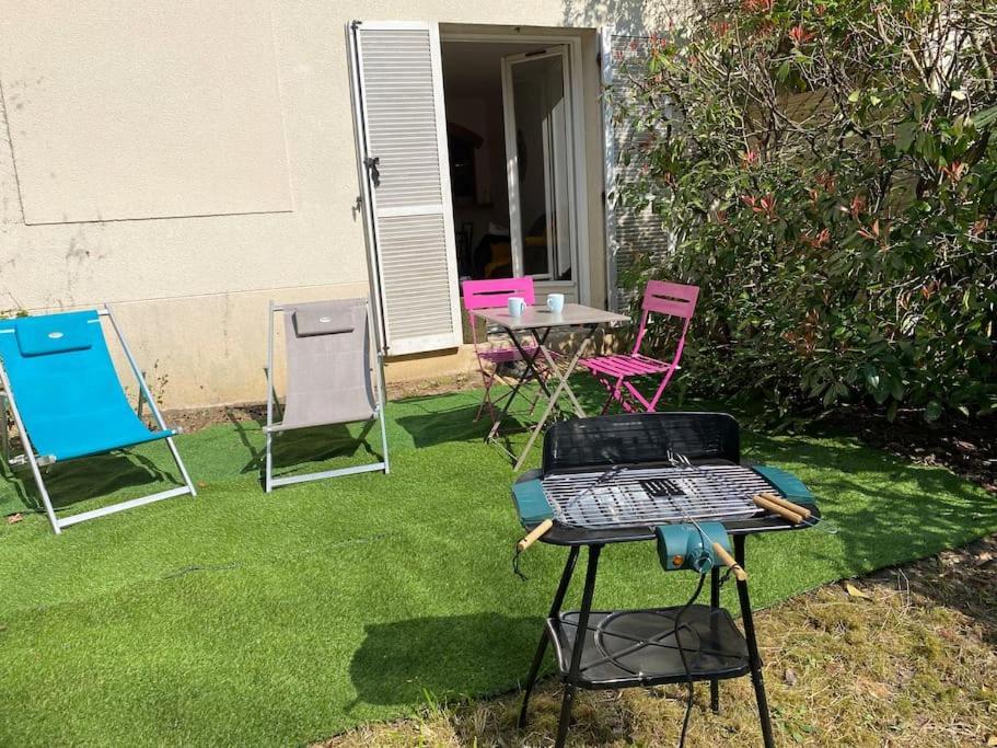 Appartement Cosy Avec Jardin Privatif Et Garage Fontainebleau Exteriör bild