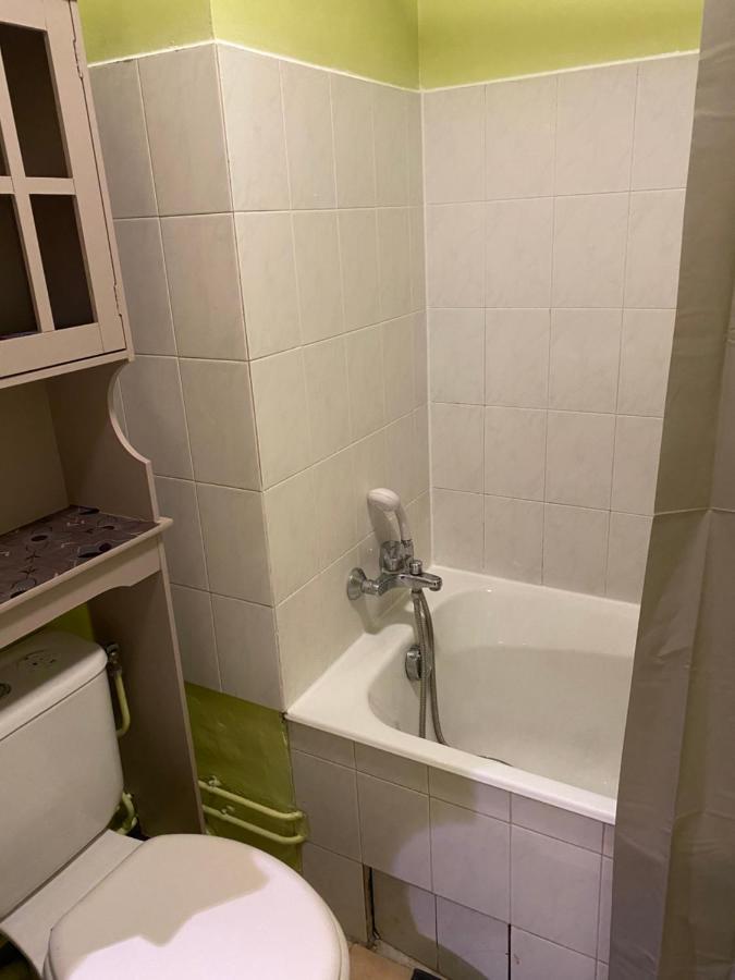Appartement Cosy Avec Jardin Privatif Et Garage Fontainebleau Exteriör bild