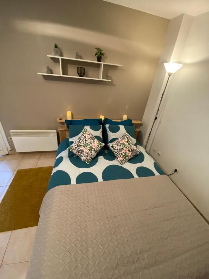Appartement Cosy Avec Jardin Privatif Et Garage Fontainebleau Exteriör bild